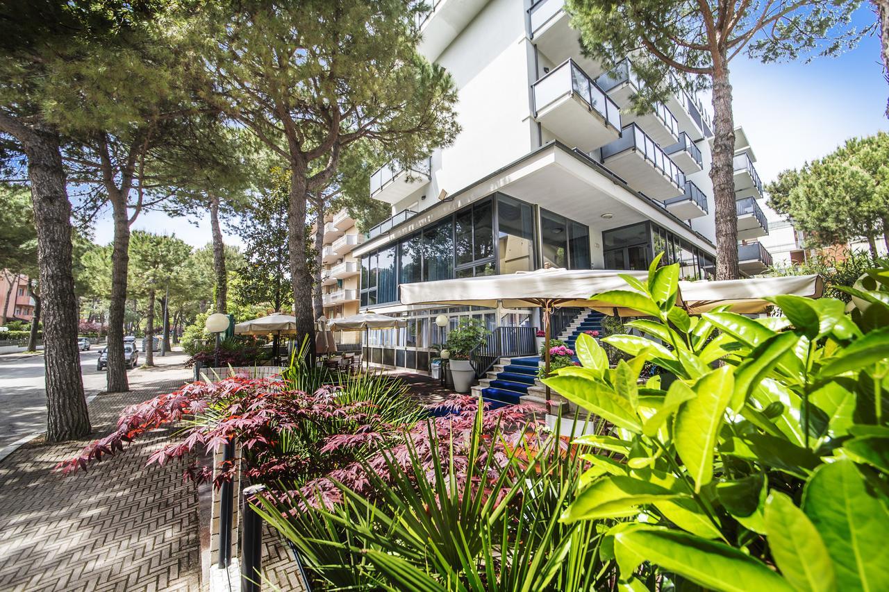 Renzo Hotel Cesenatico Exterior photo